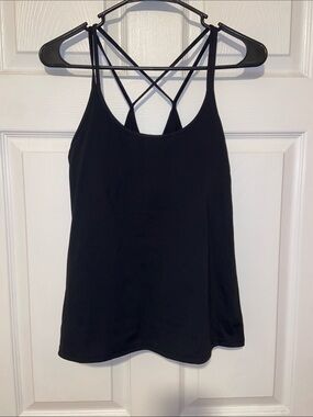 Old Navy Active criss cross strapped tank with built in bra